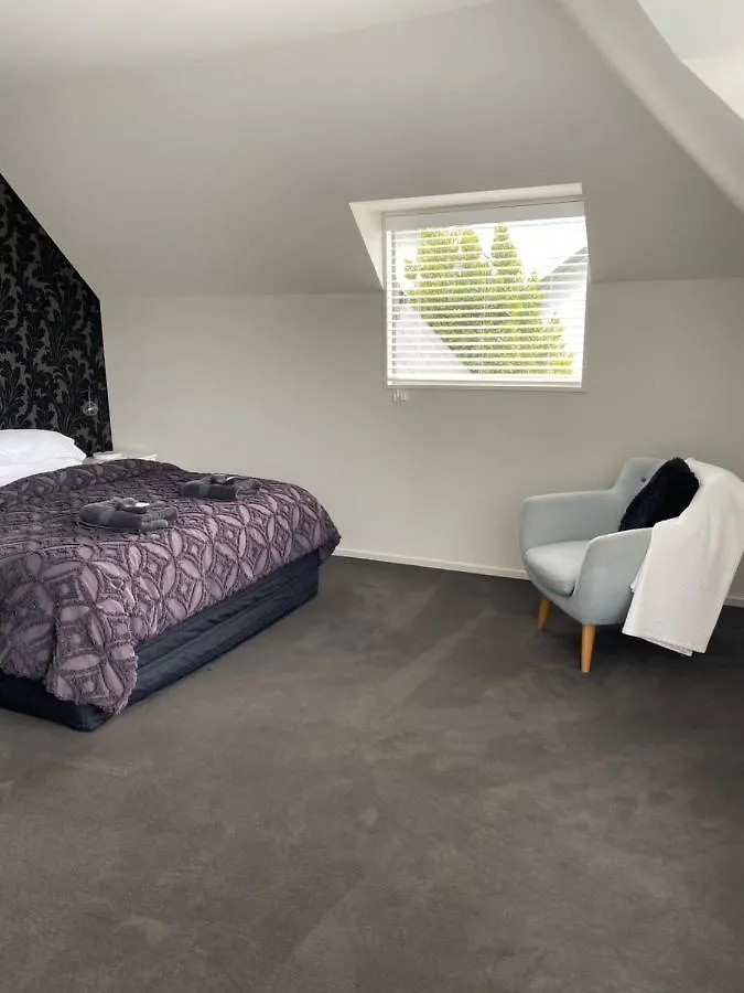 Holiday home Home By Hagley Park Christchurch