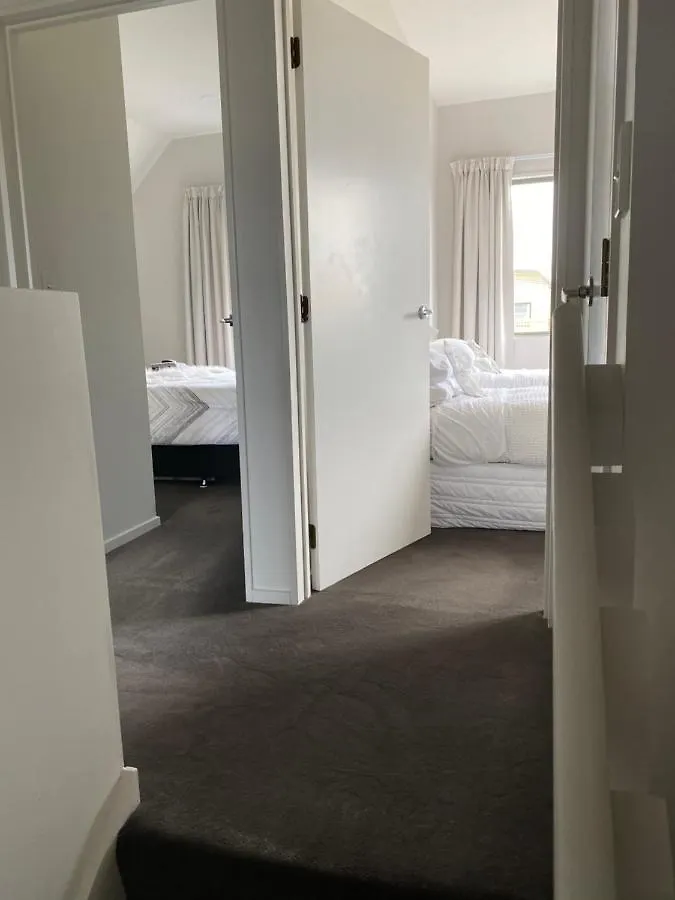 Home By Hagley Park Christchurch